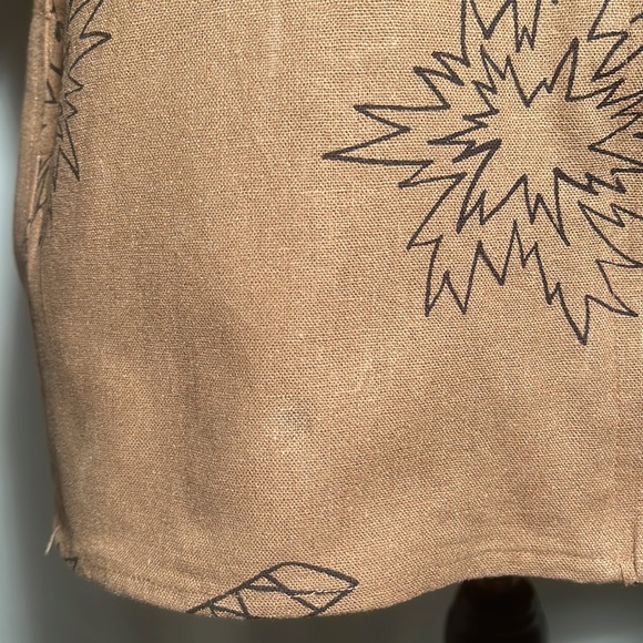 Anne Carson Woman Zip-Front Linen Hoodie in 3X with Palm Tree Graphic Print - Picture 10 of 14